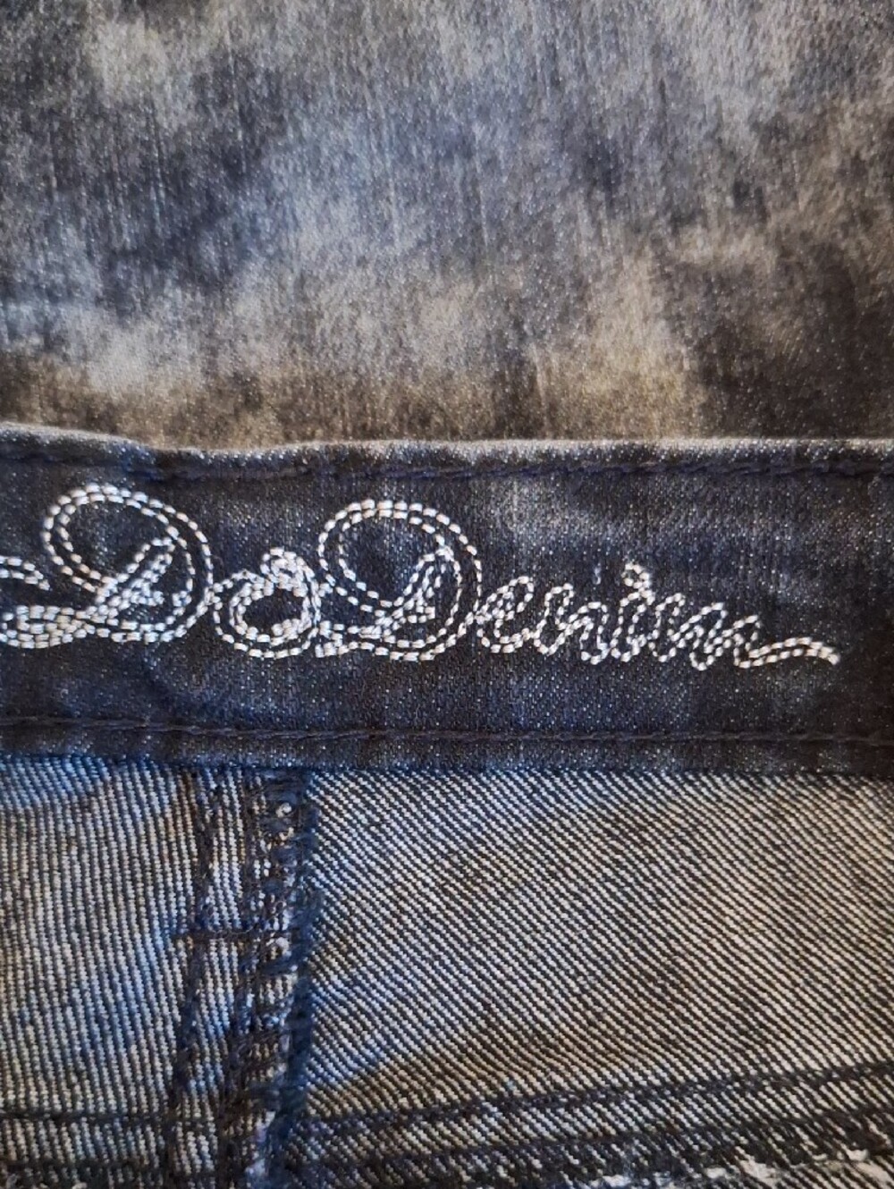 Women's Black Acid-Wash Skinny Jeans. Size 5 - Picture 6 of 7